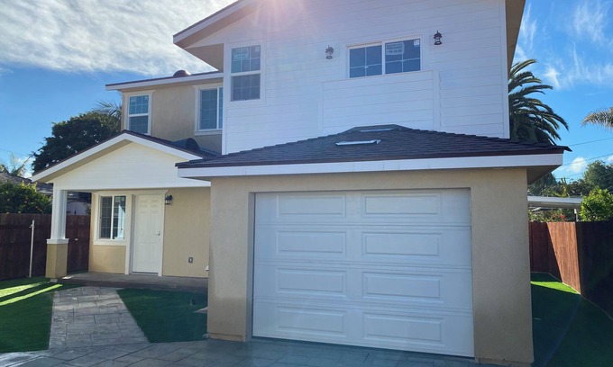 Inglewood House | Brand new furnished 3-bedroom home in Inglewood b/w Sofi Stadium & LAX Airport.