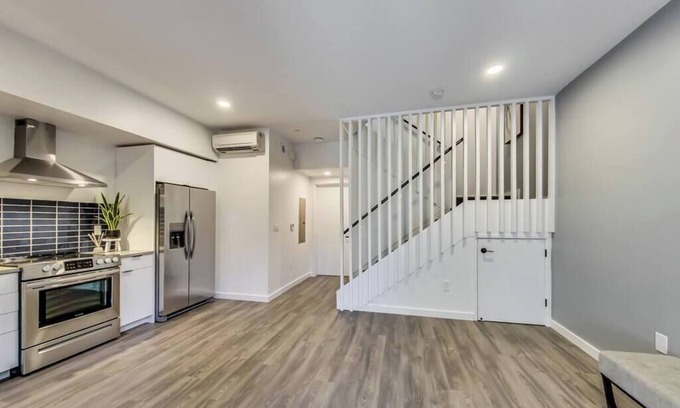 Downtown Oakland Apartment | Brand New Studio Suite near DT Oakland