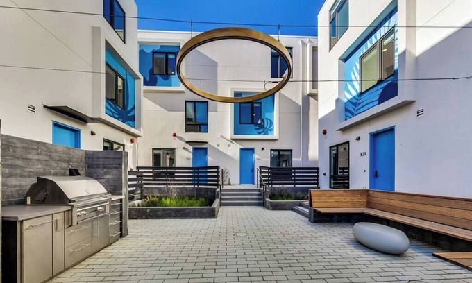 Downtown Oakland Apartment | Brand New Stylish Studio Suite Near Downtown!