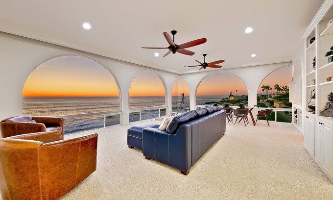 Beach Barber Tract Condo | Breathtaking La Jolla Oceanfront 2BD Penthouse with Parking, AC, and Endless Ocean Views!