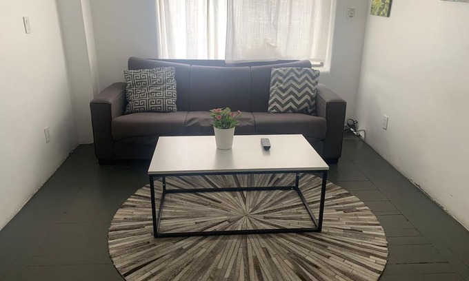 Old Town Apartment | BRIGHT & AFFORDABLE 2B/1B APARTMENT IN TORRANCE