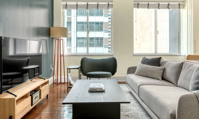 Financial District Apartment | Bright Downtown 1BR w/ Gym, Pool & Spa, near 7th St Metro, by Blueground