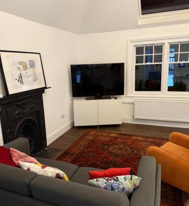 St. Leonard's Apartment | Bright & Spacious 2-Bed Flat with Ensuites