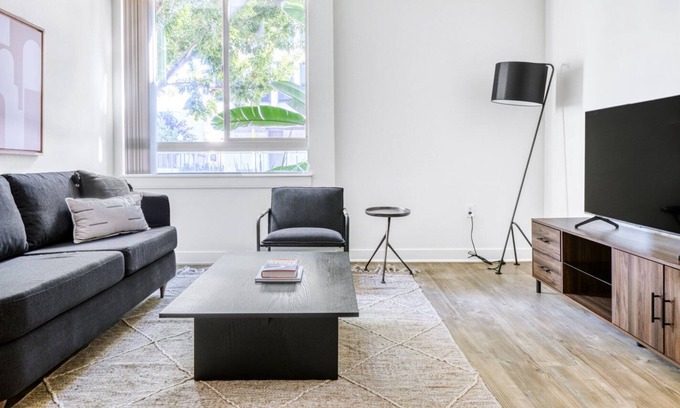 Studio City Apartment | Bright Studio City 2BR w/ Gym, Lounge & W/D, near WF & TJ, by Blueground