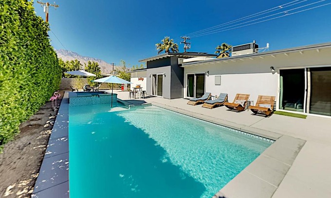 Palm Springs House | Camino Parocela Charms