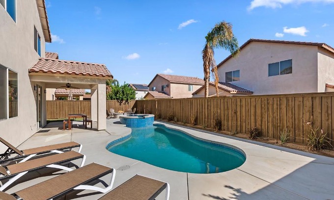 Coachella House | Casa Coachella by AvantStay Gorgeous Coachella Home w Pool Hot Tub