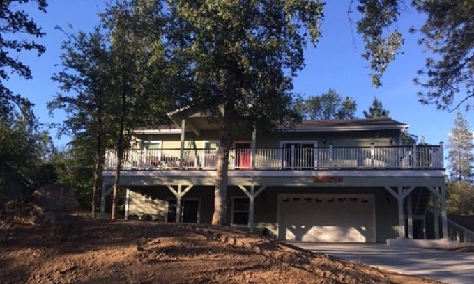 Oakhurst House | Casa de Rojas