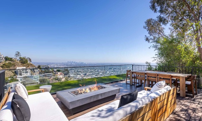 Hollywood Hills West House | Casa Marisol by Oraklus