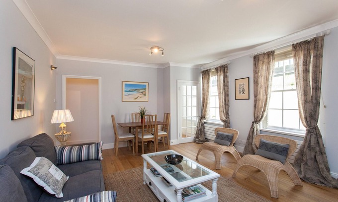 Paddington Apartment | CHARMING 1 BEDROOM APARTMENT PADDINGTON ZONE 1, Free WiFi