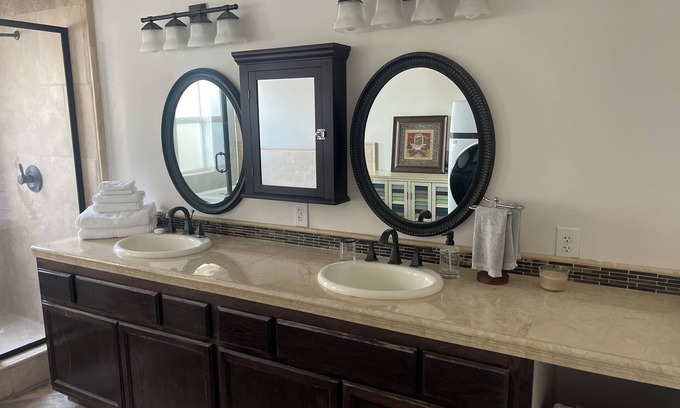 Bakersfield Apartment | Charming 1-bedroom apartment in lovely Bakersfield with AC, WiFi