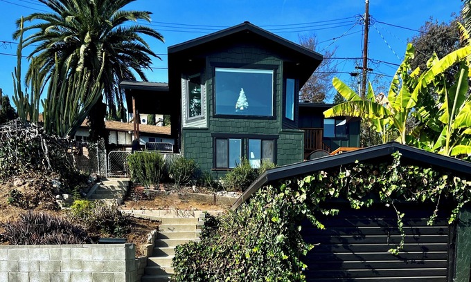 Eagle Rock House | Charming 1923 2-bedroom 2-bath home with WiFi and AC in Los Angeles, Eagle Rock