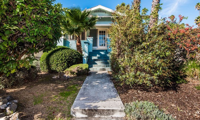 Silver Lake House | Charming 2 Bedroom Bungalow in Trendy Silver Lake