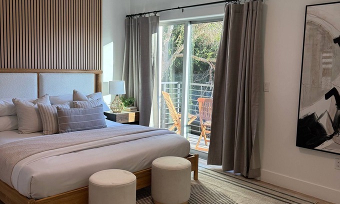 West Hollywood Condo | Charming 3-bedroom condo with AC and WiFi in lovely West Hollywood