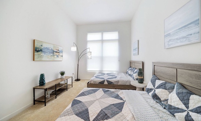 Irvine Bed & Breakfast | Charming 3-bedroom B&B with AC and fitness room in Irvine