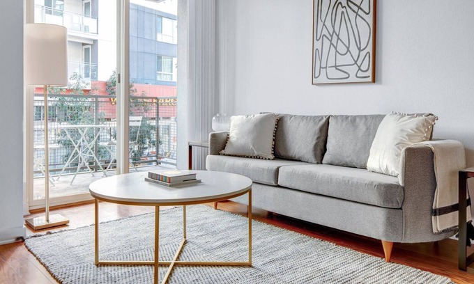 Little Tokyo Apartment | Charming Downtown 1BR w/ Pool, W/D & Gym, near Museums, by Blueground