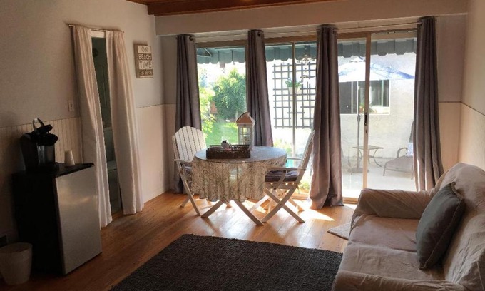 Old Town House | Charming Old Torrance - Private Suite & Bath