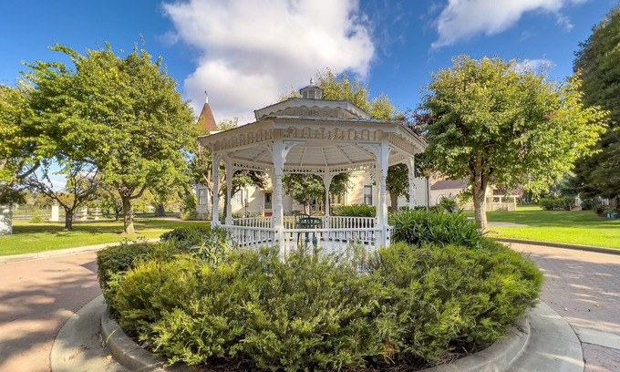 Salinas House | Chateau Coralini