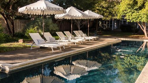 Santa Rosa House | Clementine By AvantStay Bright Modern Retreat w Pool Pool Table Large Patio