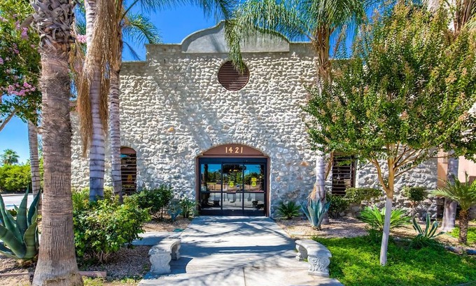 Westmont Hotel | Comfort Inn Pomona Near FairPlex