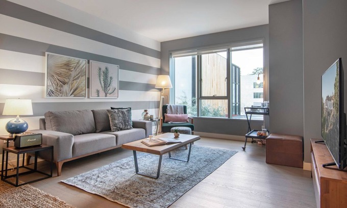 Bunker Hill Apartment | Comfy Downtown 1BR, w/Gym + W/D next to The Broad by Blueground