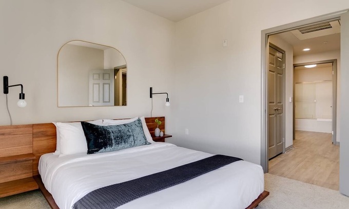 Marina del Rey Apartment | Comfy Retreat Steps To The Beach!