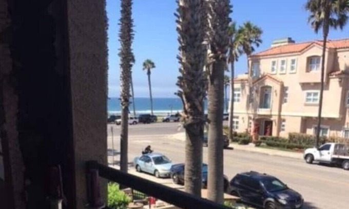 Huntington Beach Apartment | Condo with Beach Viewn