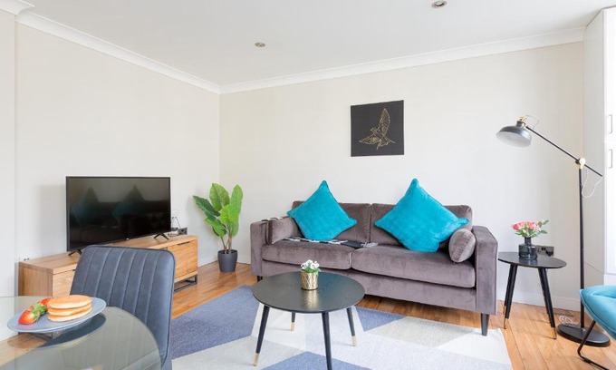 Spitalfields Apartment | Contemporary 2 Bed in Shoreditch - Executive