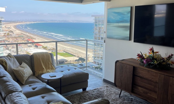 Coronado Condo | Coronado Beach Living 2-bedroom condo. Walk everywhere on the island.