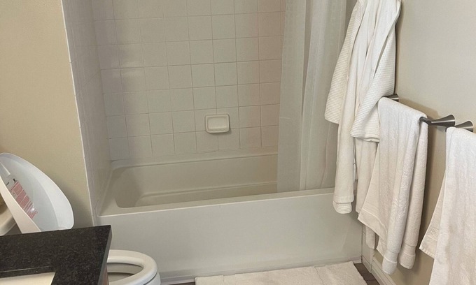 East Village Condo | Cozy 1-bedroom condo with AC, fitness room in awesome downtown San Diego