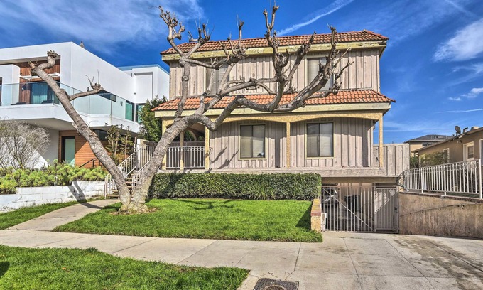 Sunset Park Condo | Cozy 1 or 2 Bedroom Condo with WiFi, AC in superb Santa Monica