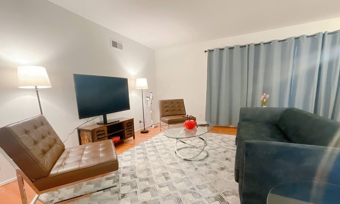 San Gabriel House | Cozy 3 Bedrooms House with extra Sunny Room