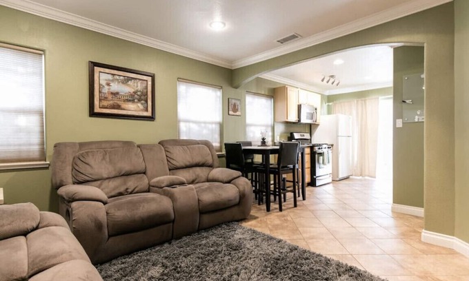 Azusa House | Cozy Family Home. Near Everything!