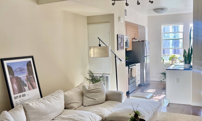 Miracle Mile Apartment | Cozy LA Haven with City Views