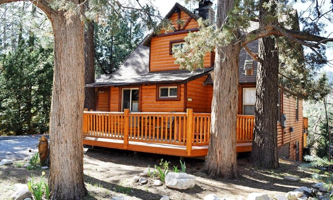 Moonridge Cabin | Cozy Log Cabin, 3+2, Game Room, Coffee Bar, Spa, View, Close to Ski, Lake & Golf
