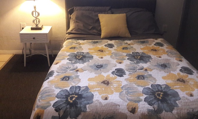 Reseda Apartment | Cozy, Private Extended Stay, residential neighborhood, kitchenette, washer/dryer