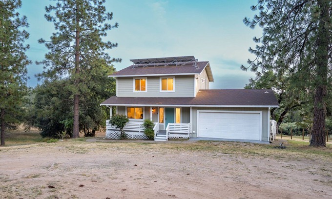 Mariposa House | Cozy Yosemite mountain home