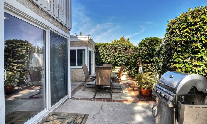 Dana Point House | Dana Light - Walk 2 Beach! Fireplace! 1st Floor Primary Suite! - STR15-0403