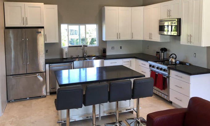 Garden Grove House | DISNEY & BEACH CLOSE - luxury 2 bedroom house