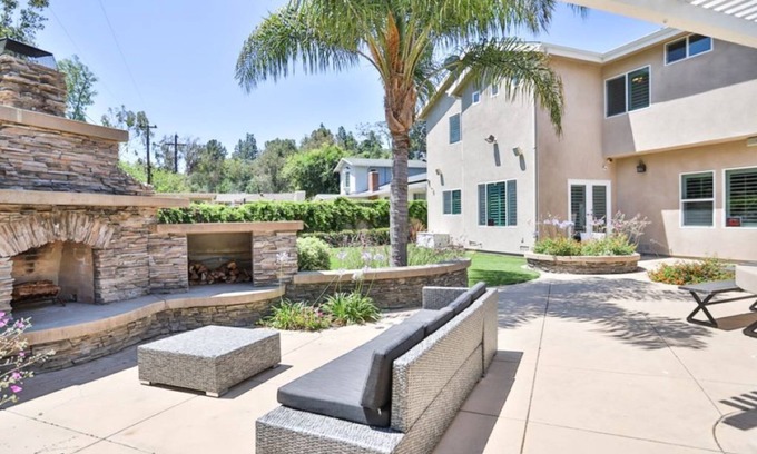 North Tustin House | Disneyland & Beach Gorgeous 8 Bedroom 6.5 bathroom 5000 SQFT