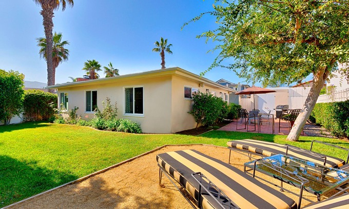 La Jolla Shores House | Dog-Friendly Home w/Fireplace, Gas Grill, Deck, Fast WiFi, Private Washer/Dryer