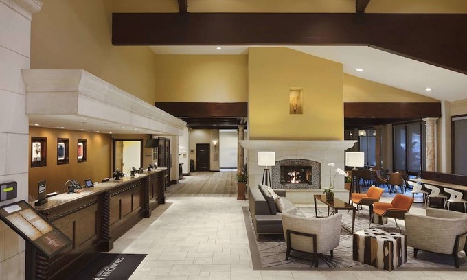 Ontario Hotel | DoubleTree by Hilton Ontario Airport