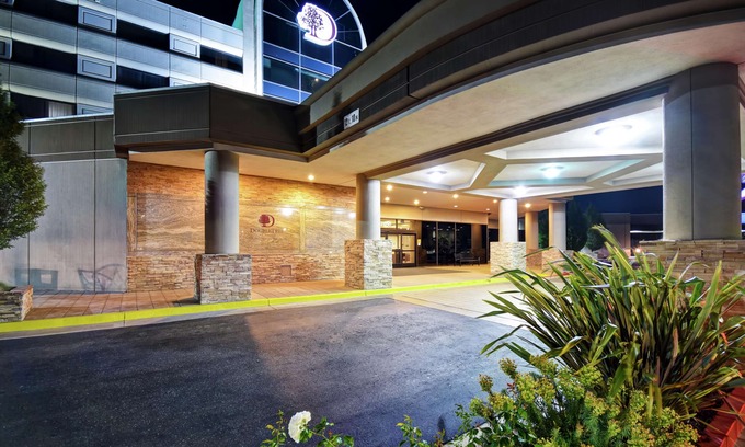 Pleasanton Hotel | DoubleTree by Hilton Pleasanton at The Club