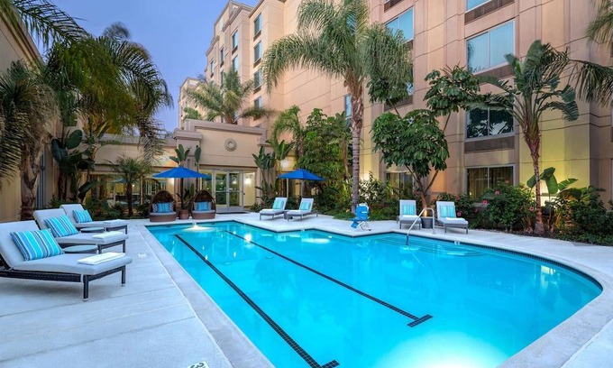 Commerce Hotel | DoubleTree by Hilton Los Angeles - Commerce