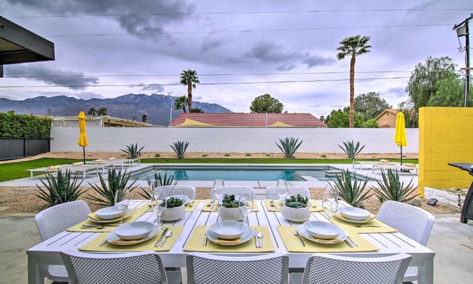 Palm Springs House | Dreamy Mid-Century Modern Pad with Pool, 3Mi to Dtwn