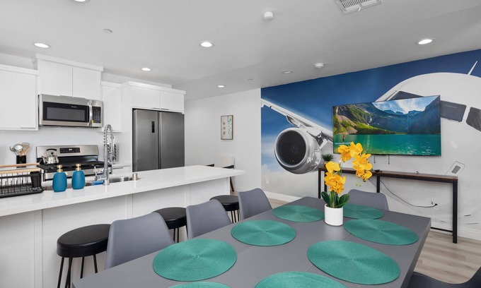 Los Angeles House | DTLA's Maverick Home 5B4B, Close to USC