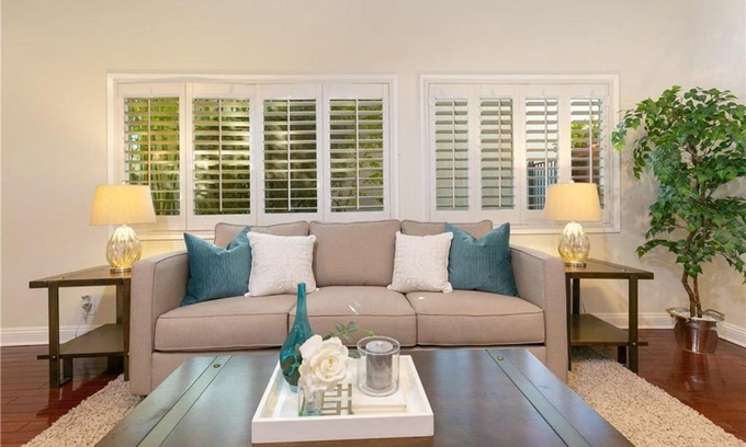 Encino Villa | Encino Hills View Home