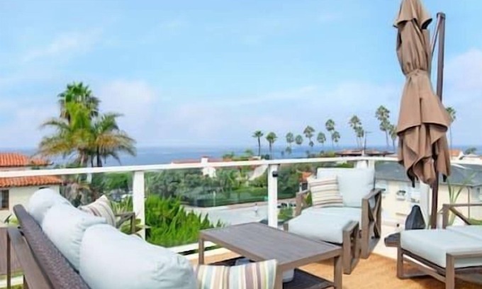 Beach Barber Tract House | Endless Summer at Windansea⛱️🏄♀️ steps to the sand at La Jolla’s finest Beach