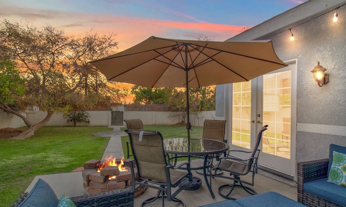 North Central House | Entire 4-Bedroom Single Family Home near Rose Bowl with King & Queen Beds