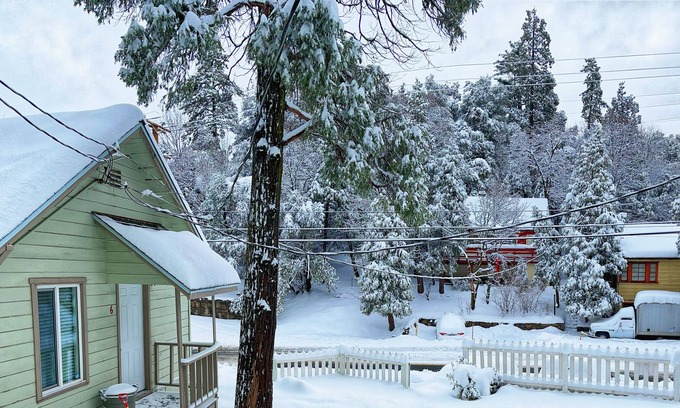 Crestline Cabin | Entire Cabin “Knapps The Spot 🎯” LOW CLEANING FEE!