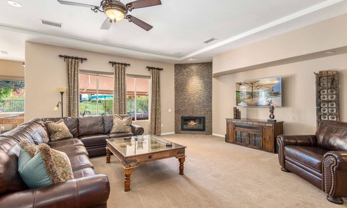 Palm Desert House | Exclusive Palm Desert Lifestyle - Private Pool/Spa & Golf Course view!
